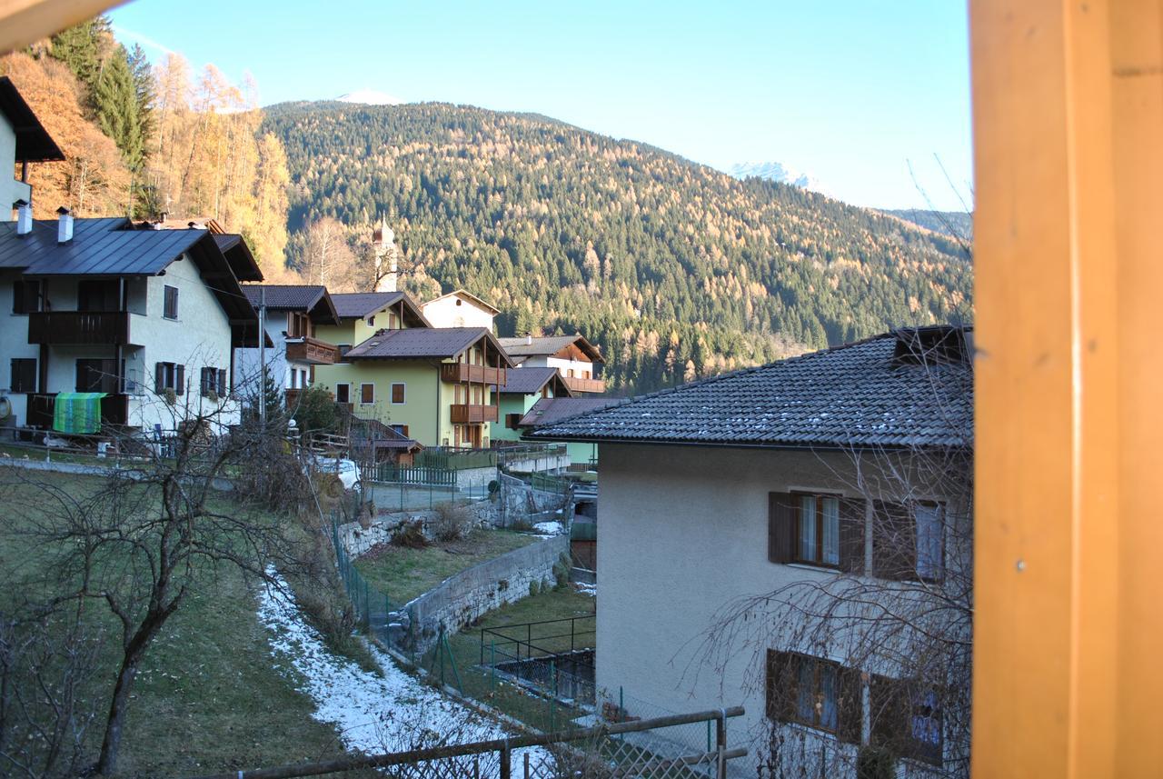 Villetta Con Giardino E Panorama Lägenhet Carisolo Exteriör bild