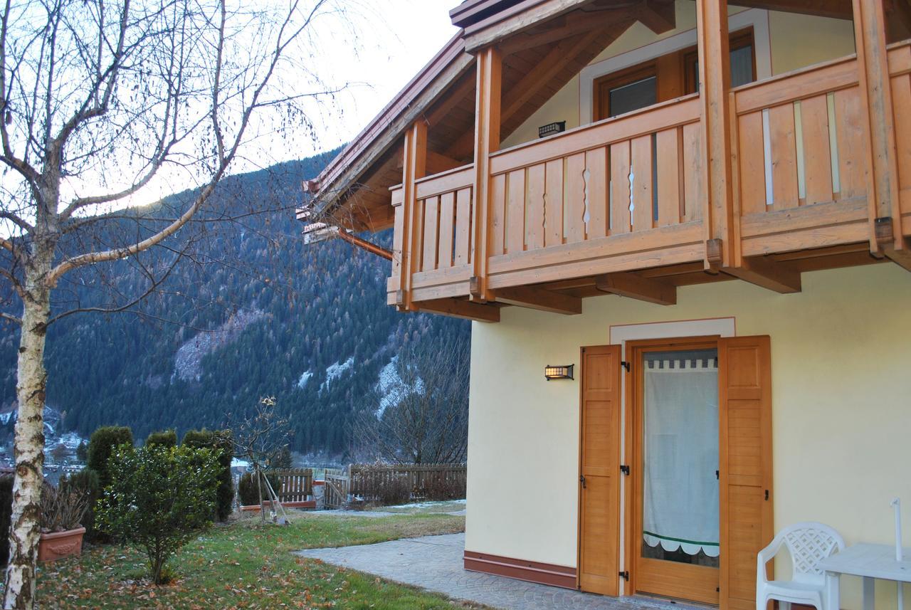 Villetta Con Giardino E Panorama Lägenhet Carisolo Exteriör bild