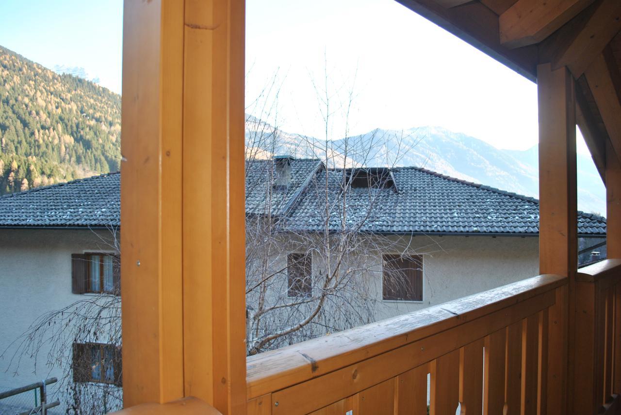 Villetta Con Giardino E Panorama Lägenhet Carisolo Exteriör bild