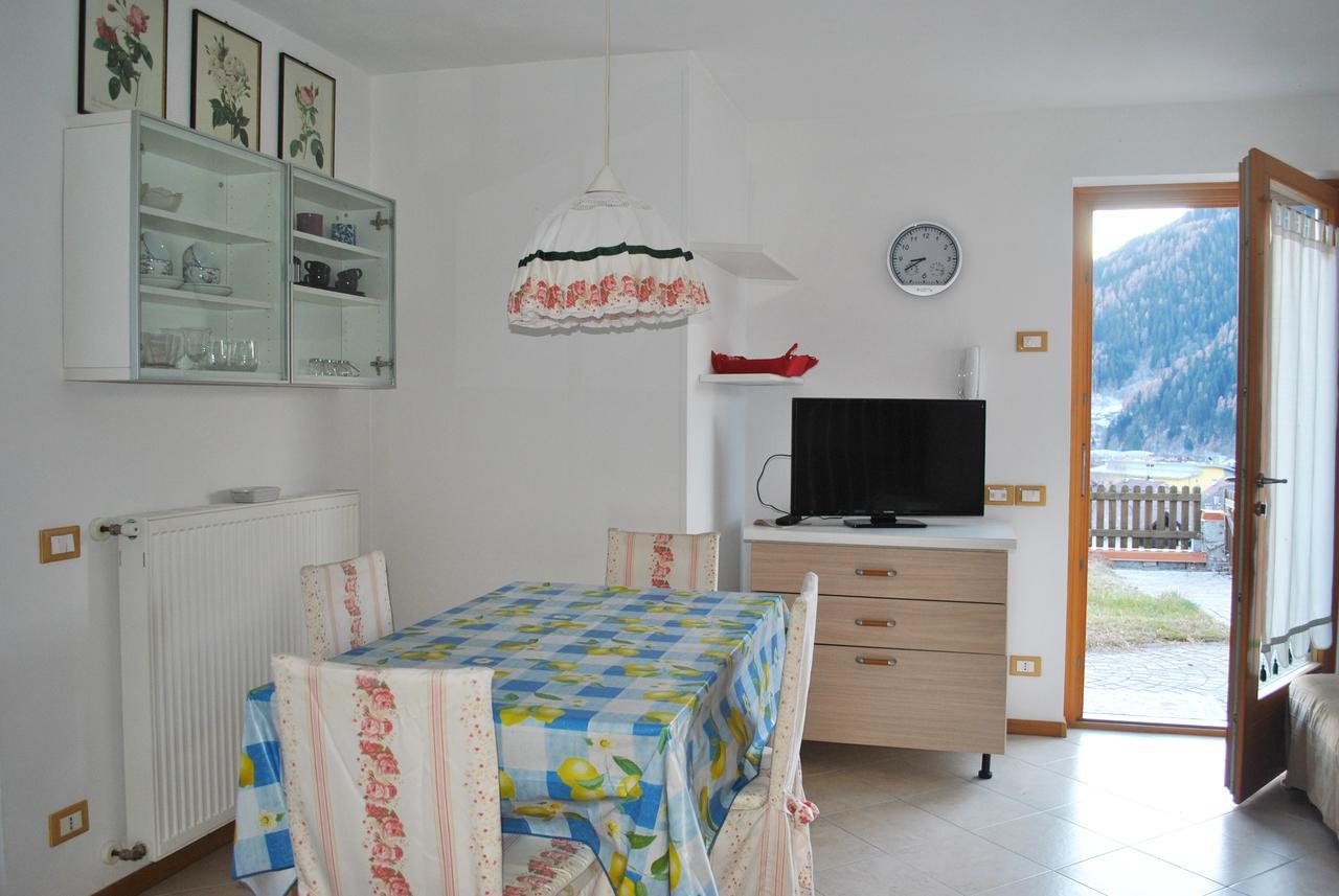 Villetta Con Giardino E Panorama Lägenhet Carisolo Exteriör bild