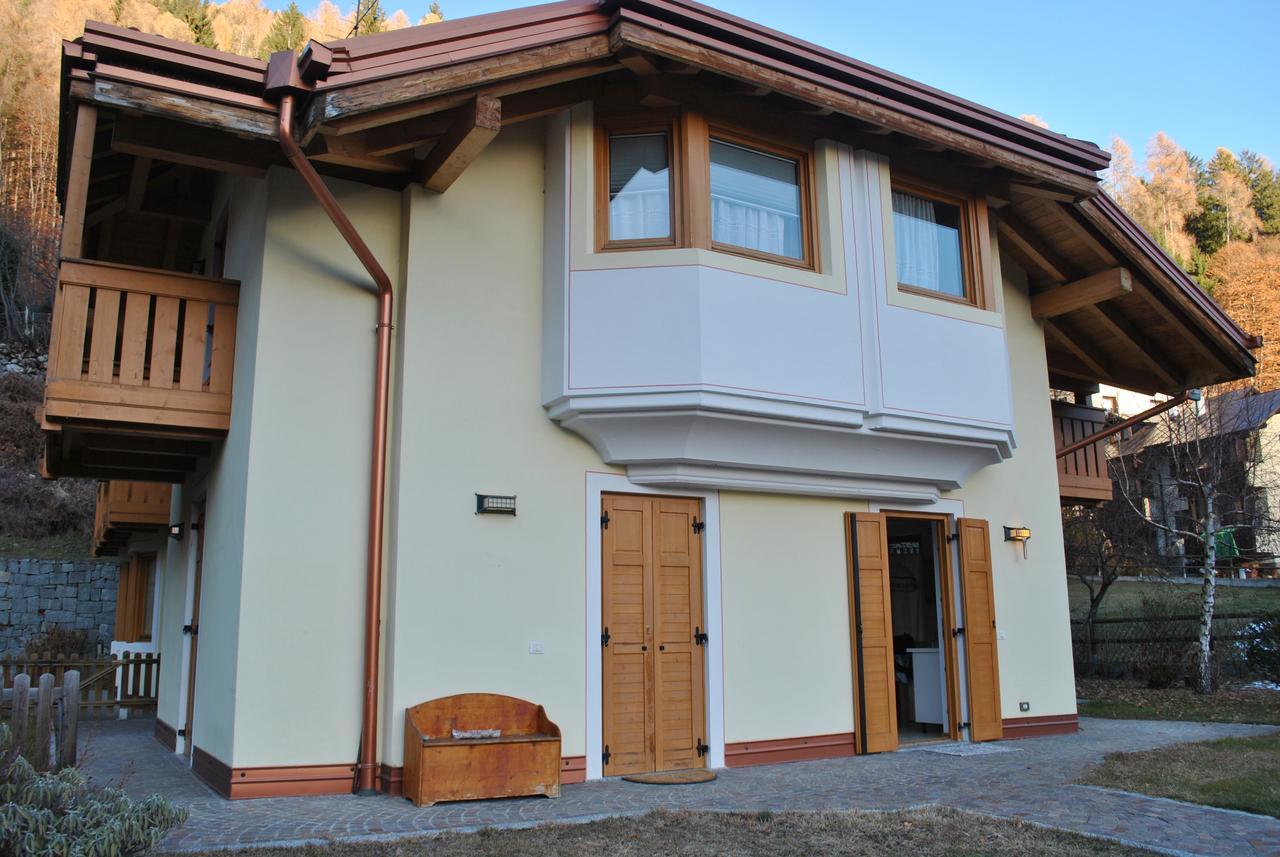 Villetta Con Giardino E Panorama Lägenhet Carisolo Exteriör bild